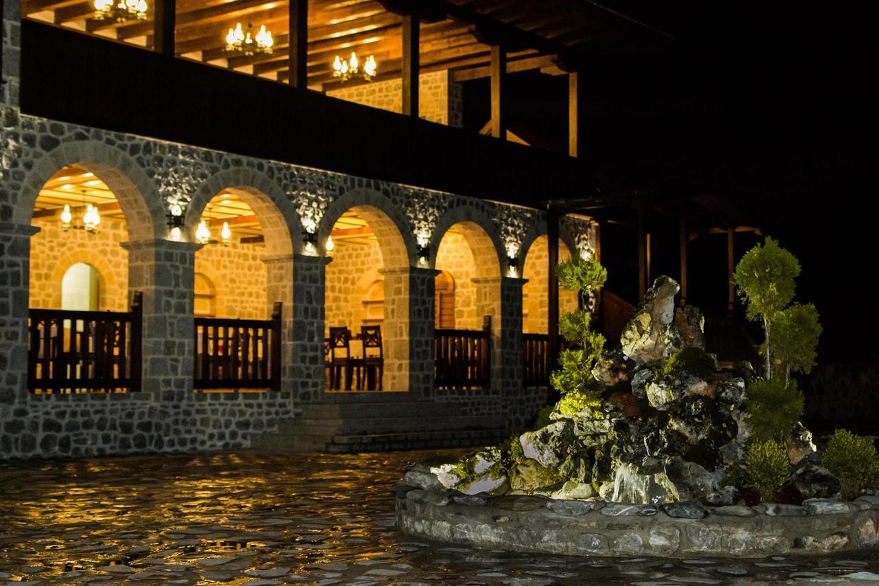 The House Of The Miyaks Hotell Rostusa Eksteriør bilde